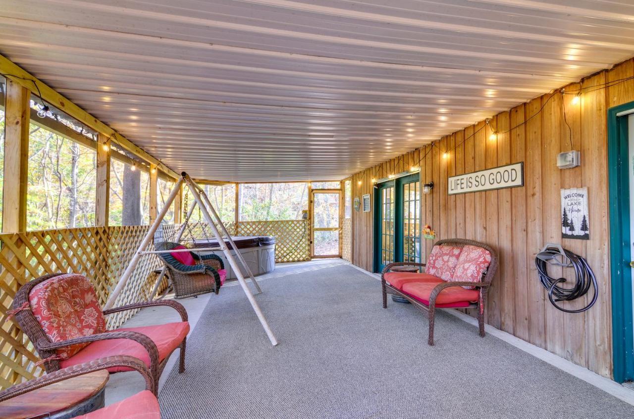 Burnside Resort Cabin With Hot Tub And Outdoor Spots! Exterior photo